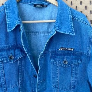 size M ✨Santa Cruz✨ jean jacket with logo on back